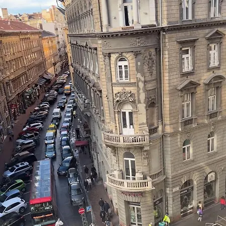 Synagogue In Heart Of * Budapest